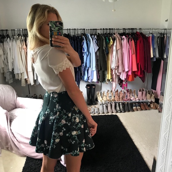 LC Lauren Conrad Runway Floral Skirt in Dark Green - Picture 3 of 6